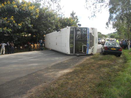 Bisi ya Kaminuza yitambitse mu muhanda.