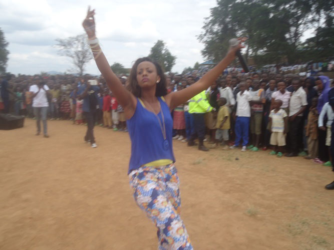 Butera Knowles yifatanyije n