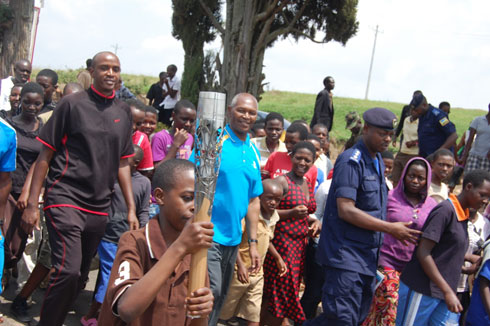 Byari nk'ubukwe butashywe ubwo inkoni y'umwamikazi w'Ubwongereza yari iherekejwe mu nzira bayishagaye.