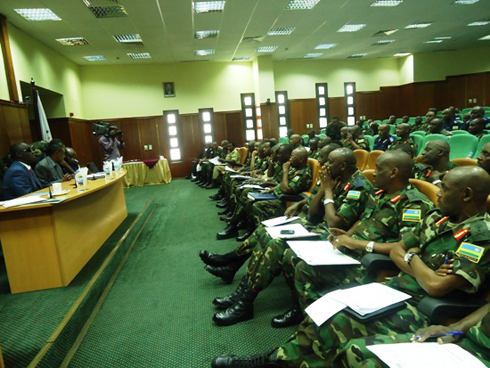 Bamwe mu banyamuryango ba ZIGAMA CSS bari mu nama