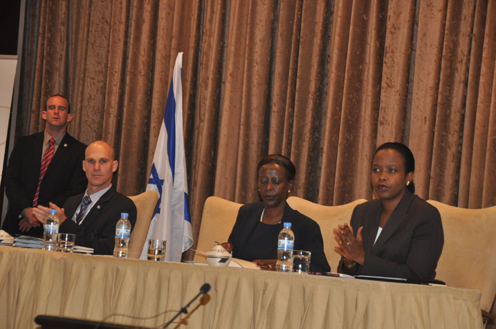 Claire Akamanzi ukuriye ibikorwa muri RDB yitabiriye inama ku bucuruzi hagati y