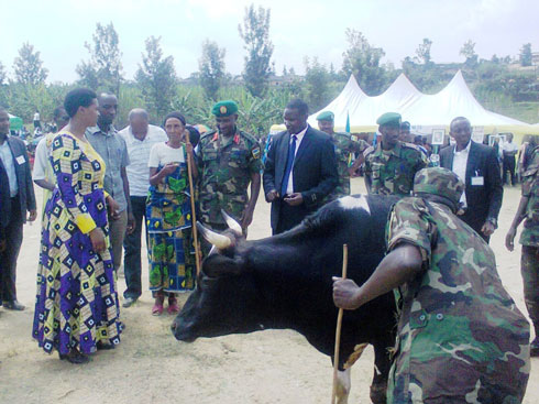 Col Baguma Sam ari kumwe n