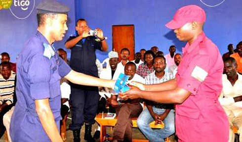 Abaturarwanda bafite uburyo bwinshi bwo kunyuzamo amakuru hagamijwe kubungabunga umutekano.