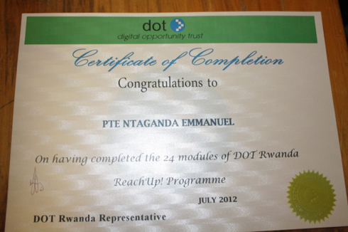 Inyemezabumenyi zahawe abarangije amasomo bagenewe.