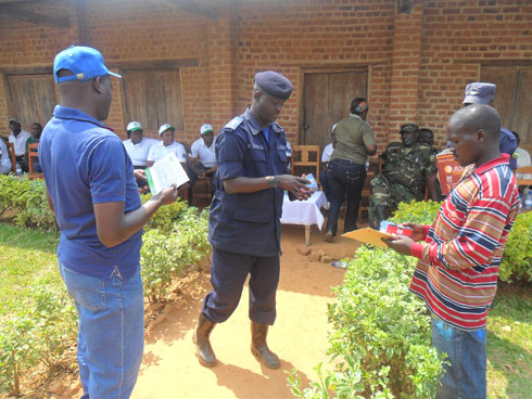 DPC Simugaya aha Inkeragutabara telefoni.