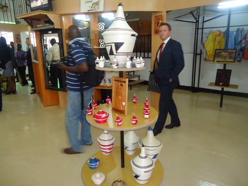 Abambere batangiye kuza kureba ibihamurikirwa