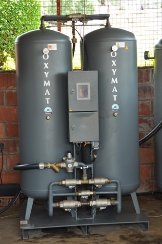 Oxygen Plant nacyo ni icyuma gikora umwuka ukenerwa mu bitaro cyane. CHUK yajyaga ihura n'ibibazo byo kuwubona mbere.