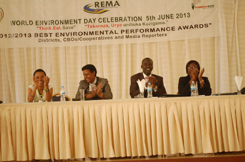 Insanganyamatsiko y'uyu mwaka igira iti “Think, Eat and Save”. Ugenekereje mu Kinyarwanda bishatse kuvuga ngo tekereza, urye ariko unibuka kuzigama.