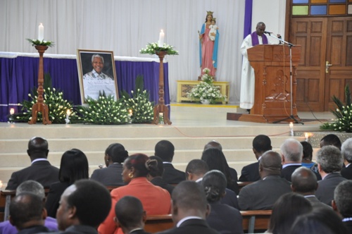 Misa yo gusabira Nyakwigendera Mandela yabereye muri Paruwasi ya Regina Pacs iherereye i Remera.