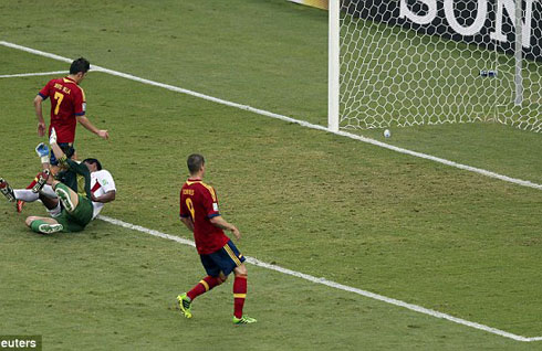 David Villa yatsinzemo ibitego bitatu ku giti cye.