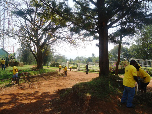 RNUD bakora umuganda ku rwibutso rwa Jenoside rw