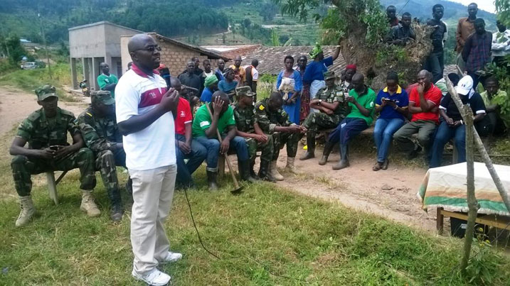 Depite Uwiringiyimana Philibert yashimiye abitabiriye umuganda abasaba no gukomeza bene ibyo bikorwa kuko ari uburyo bwiza bwo kwikemurira ibibazo bitabaye ngombwa gutegereza ak'imuhana.