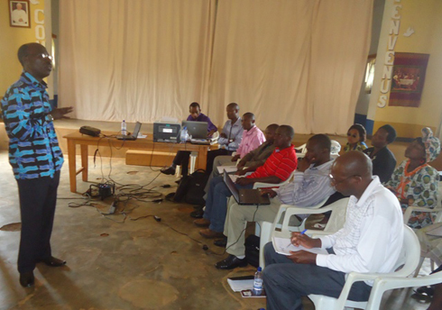 Depite Mporanyi Theobald asaba ko Indaya zakwirinda SIDA kandi zikirinda kubyara abana batateganyijwe.