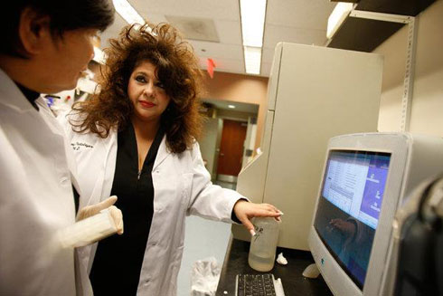 Dr. Angela Christiano, wavumbuye uburyo bwo kongera selire (cellules/cells) zikuza umusatsi nyuma yo guhura n