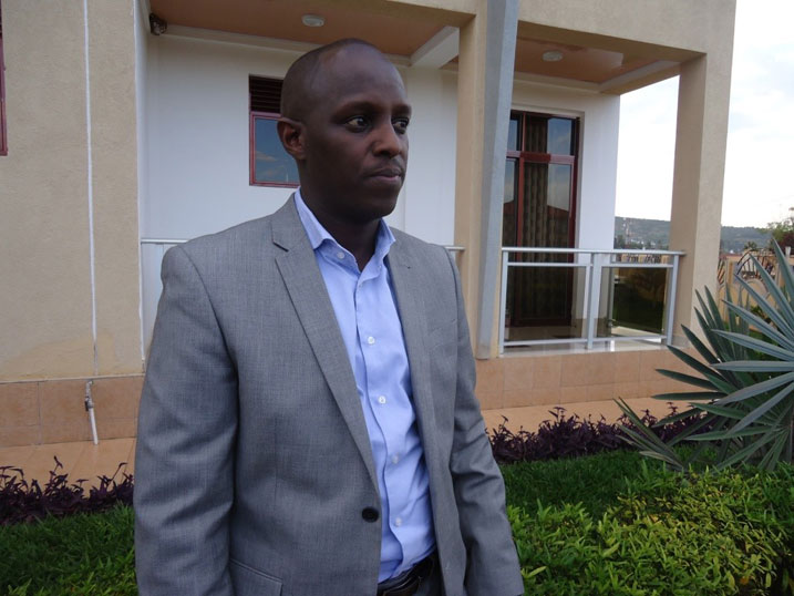 Dr. Leon Mutesa, uyoboye ubushakashatsi bugamije kurandura Malariya mu murenge wa Ruhuha.