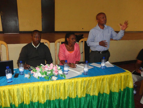 Dr Murekezi atanga ikiganiro ku bashinzwe ubuhinzi muri Musanze.