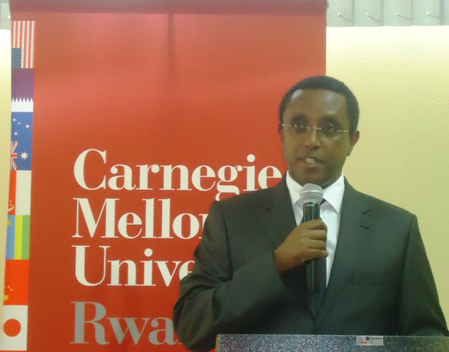 Minisitiri w'uburezi, Dr Vicent Biruta.