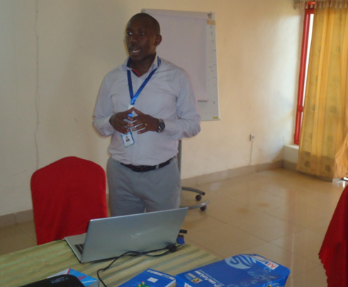 Dr Mivumbi N. Victor ushinzwe gusesengura impfu z'ababyeyi bapfa babyara.