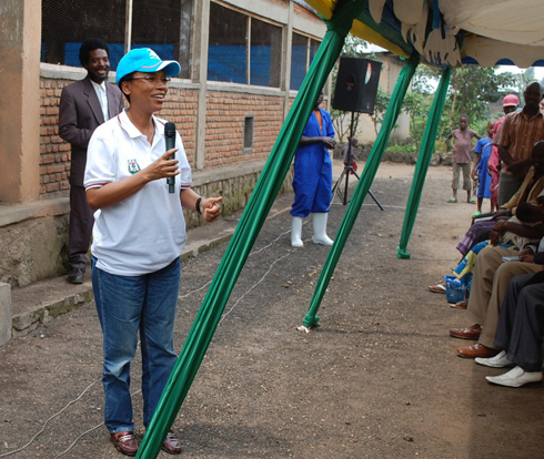 Dr Rose Mukankomeje aganira n