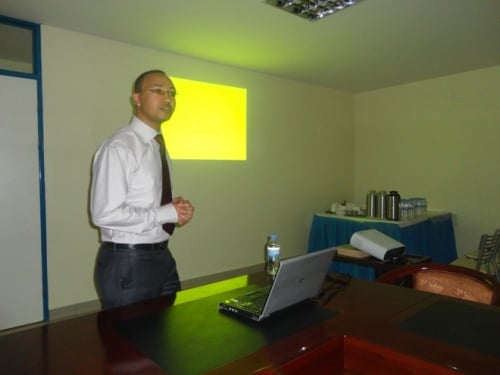 Dr Segni atanga isomo.