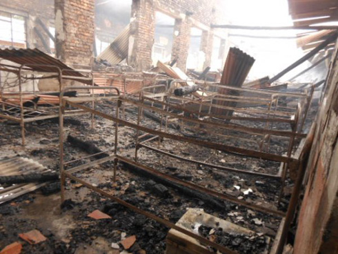 Ishuri ES Byimana ryahiye inshuro eshatu kandi buri gihe mu byashyaga harimo inzu zo kuraramo (dortoires).