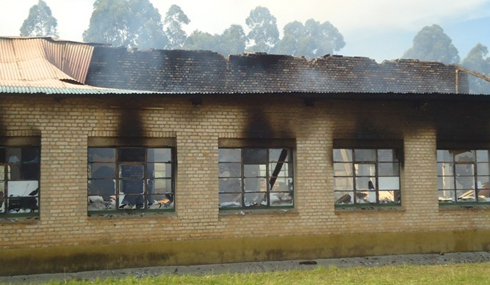 Ubwo inyubako ya mbere yashyaga tariki 23/05/2013 abanyeshuri bahise boherezwa iwabo.