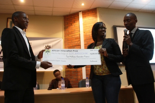 Kubwimana, umuyobozi wa AIP mu Rwanda yasabye abahawe amafaranga kuyakoresha icyo bayaherewe anabizeza ko bazajya bakurikirana uko imishinga ikorwa.