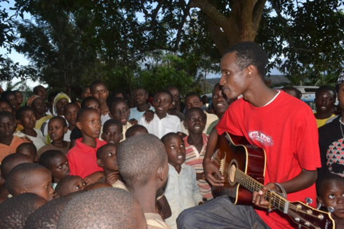 Emmy aririmbira imfumbyi n