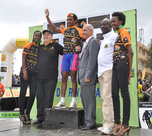 Eyob Metkel yabonye ikindi gihembo cy'umukinyi witwaye neza kurusha abandi ahazamuka.