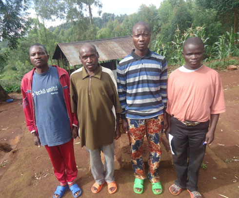 Abasirikare bitandukanyije na FDLR bageze mu Rwanda tariki 15/04/2013.