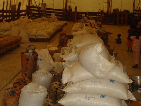 Bimwe mu biryo bakirizwa iyo bageze mu nkambi.