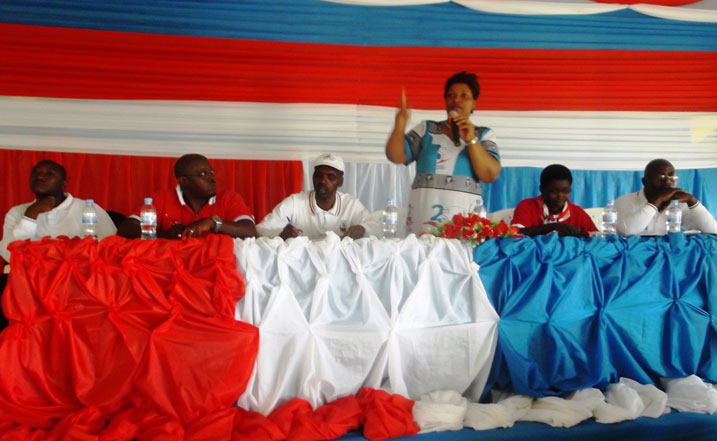 Depite Mureshyankwano usanzwe ari umuyoboke wa FPR yasabye ko umubare munini w'abanyamuryango ukwiye kugaragarira mu bikorwa bifatika bageza ku gihugu.