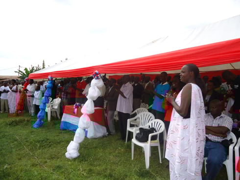 Abanyamuryango ba FPR bishimira ibyo bagezeho.