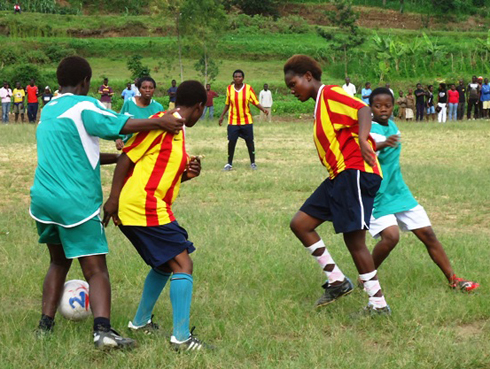 Ikipe ya Rutsiro yambaye umutuku uvanze n