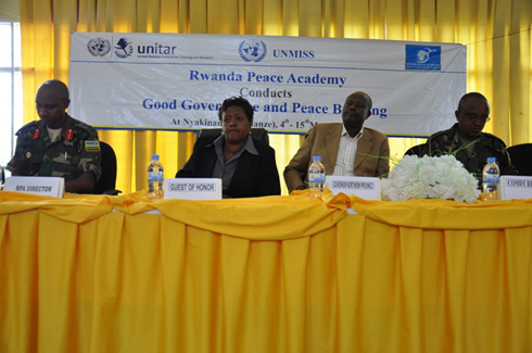 Abayobozi batandukanye batangiza aya mahugurwa.