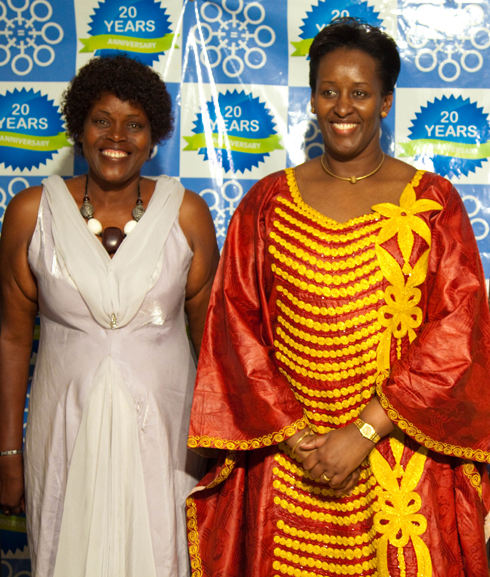 Umuyobozi wa Pro-femmes yakira madamu Jeannette Kagame.