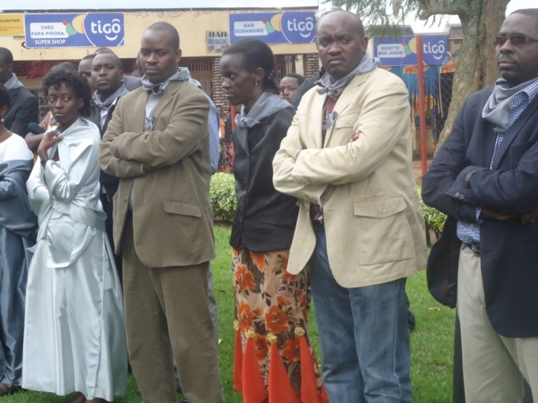 Fred Muhairwe wambaye ikoti rya kacye.