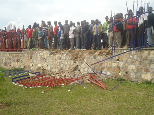 Aho yamanutse mbere yo kugonga inyubako ya banki