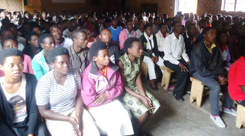 Intore ziri muri Gakenke ngo zungutse byinshi ku mateka n'ibibazo by'igihugu.