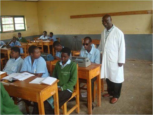 Bamwe mu banyeshuri bo mu rwunge rw'amashuri rwa Gataragara mu masomo.