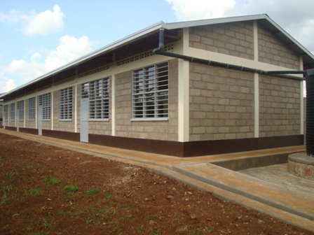 Amwe mu mashuri afasha abana kudakora ingendo ndende bajya ku ishuri 