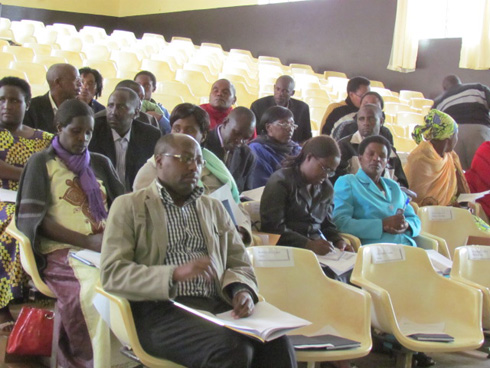 Bamwe mu bitabiriye inama njyanama idasanzwe y'akarere ka Gicumbi.