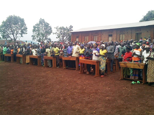 Abaturage ba Gikundamvura biyemeje ko ntawe uzabameneramo ngo ahungabanye umutekano.