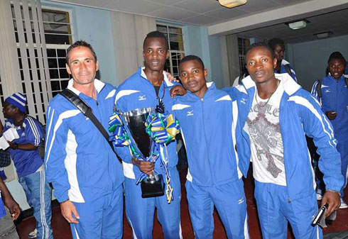 Gomes wongeye kwibutsa abakunzi ba Rayon Sport igikombe, agiye ayisize ku mwanya wa kabiri muri shampiyona.