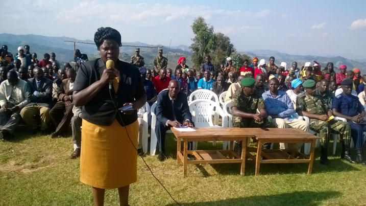 Guverineri Mukandasira yasabye ababyeyi b