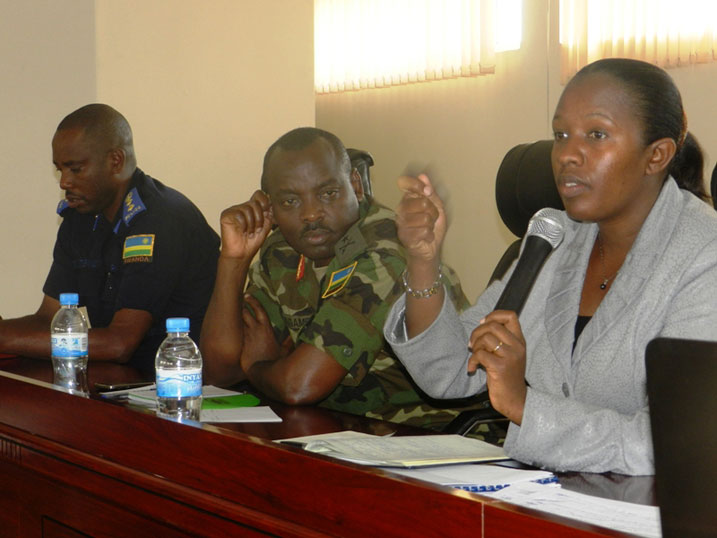Guverineri w'Intara y'Iburasirazuba, Mme Odette Uwamariya, Ukuriye Ingabo muri iyi Ntara, Brig. Gen Andrew Kagame n'ukuriye Polisi, Chief Supt. Eric Mutsinzi.