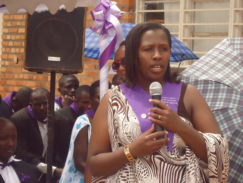 Guverineri Uwamariya Odette yifatanyije n