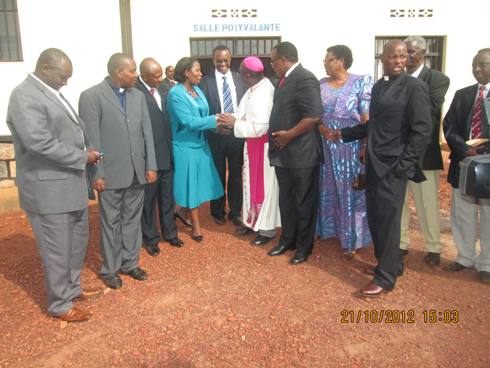 Guverineri w'intara y'uburasirazuba asezera kuri Musenyeri wa Ngara.