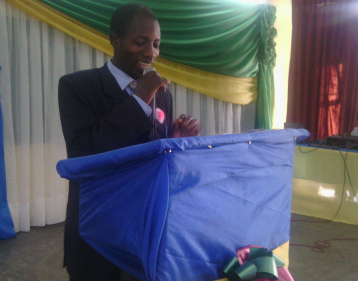 Habanabakize avuga ijambo mbwirwaruhame mu cyongereza.