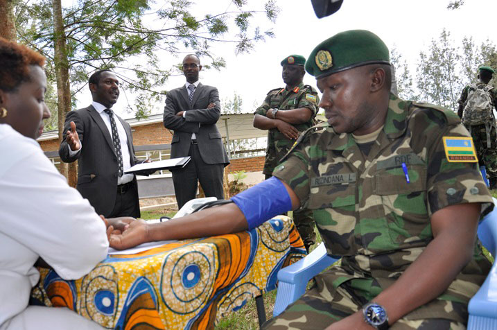 Habanzaga gukorwa ibizami byinshi kugira ngo amaraso apimwe ubuziranenge.